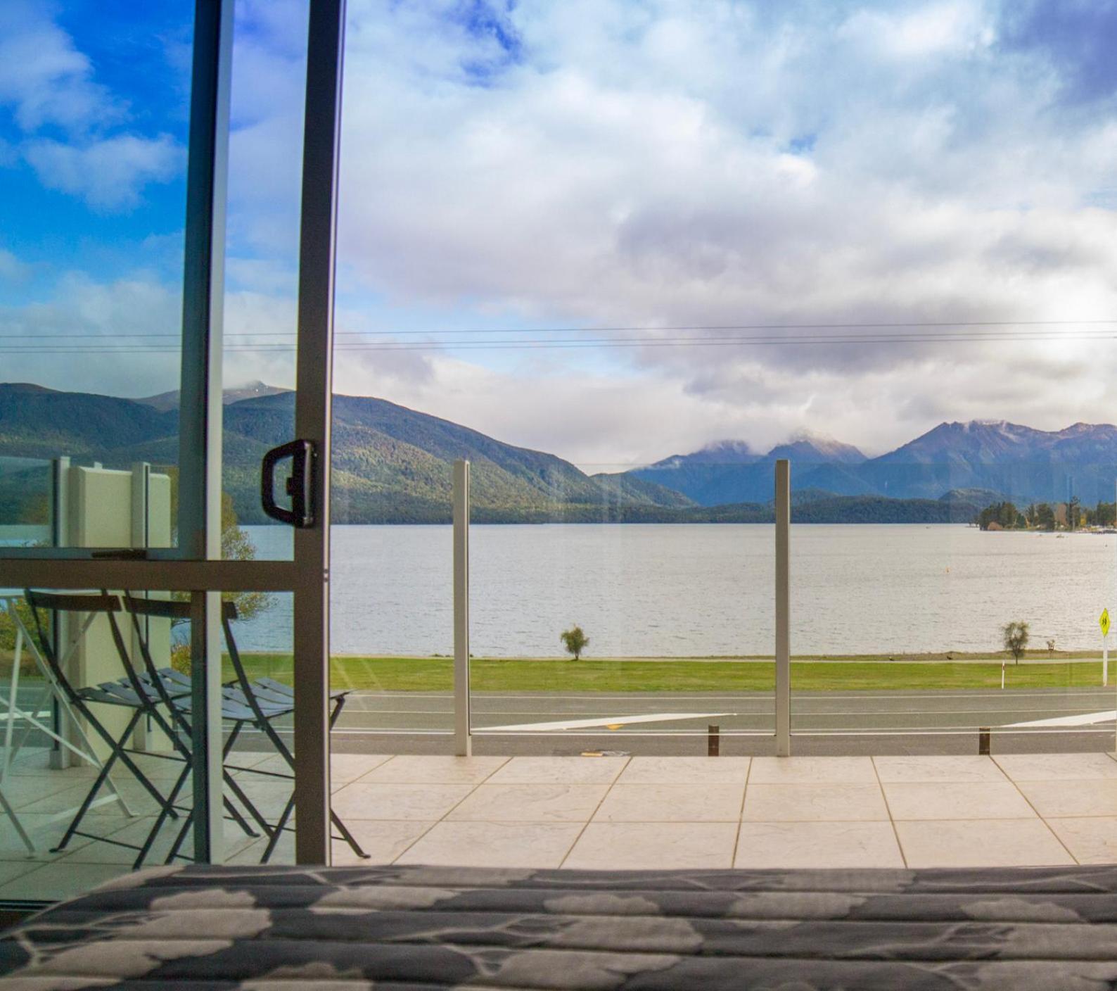 Marakura Deluxe Motel Te Anau Exterior foto