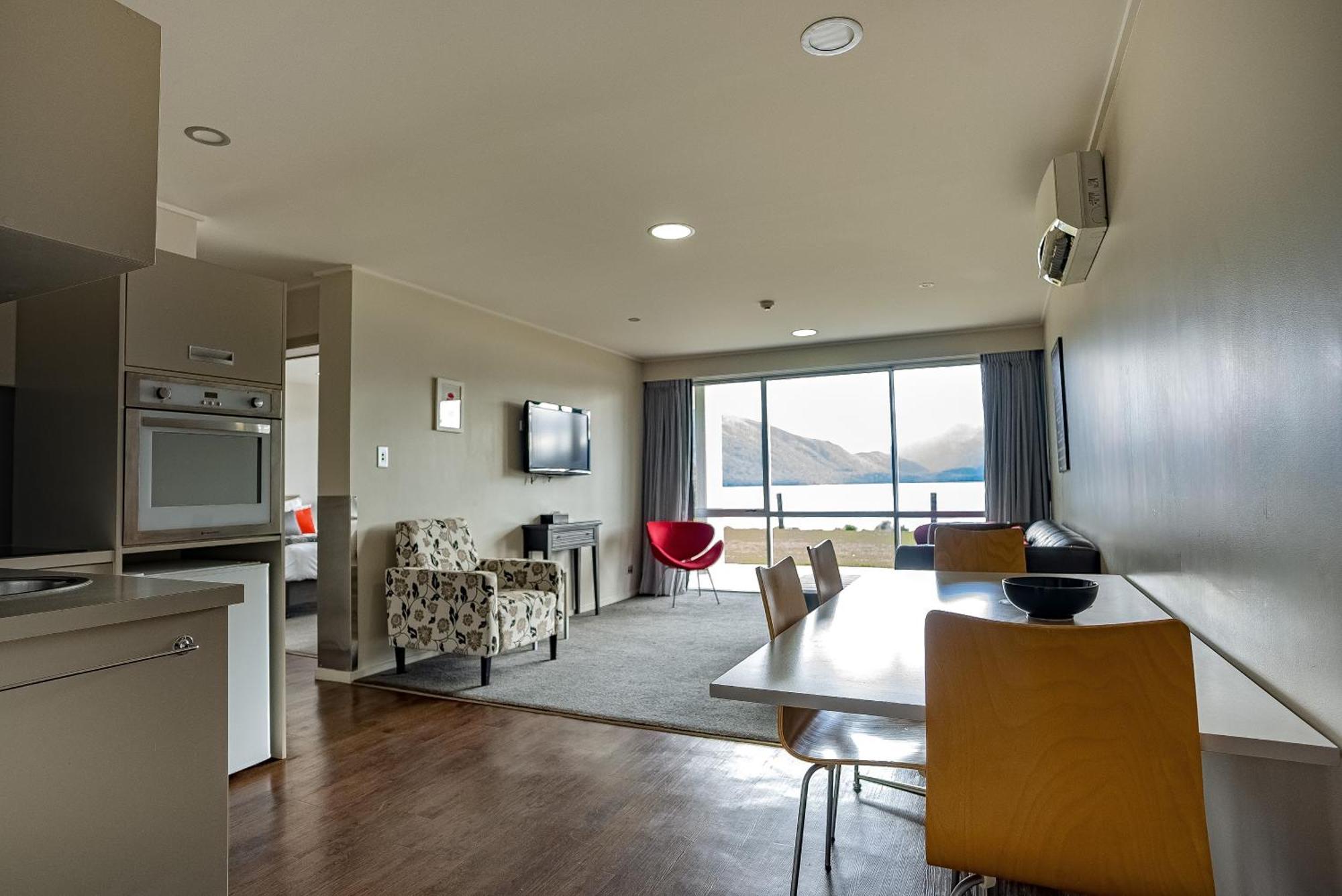 Marakura Deluxe Motel Te Anau Exterior foto