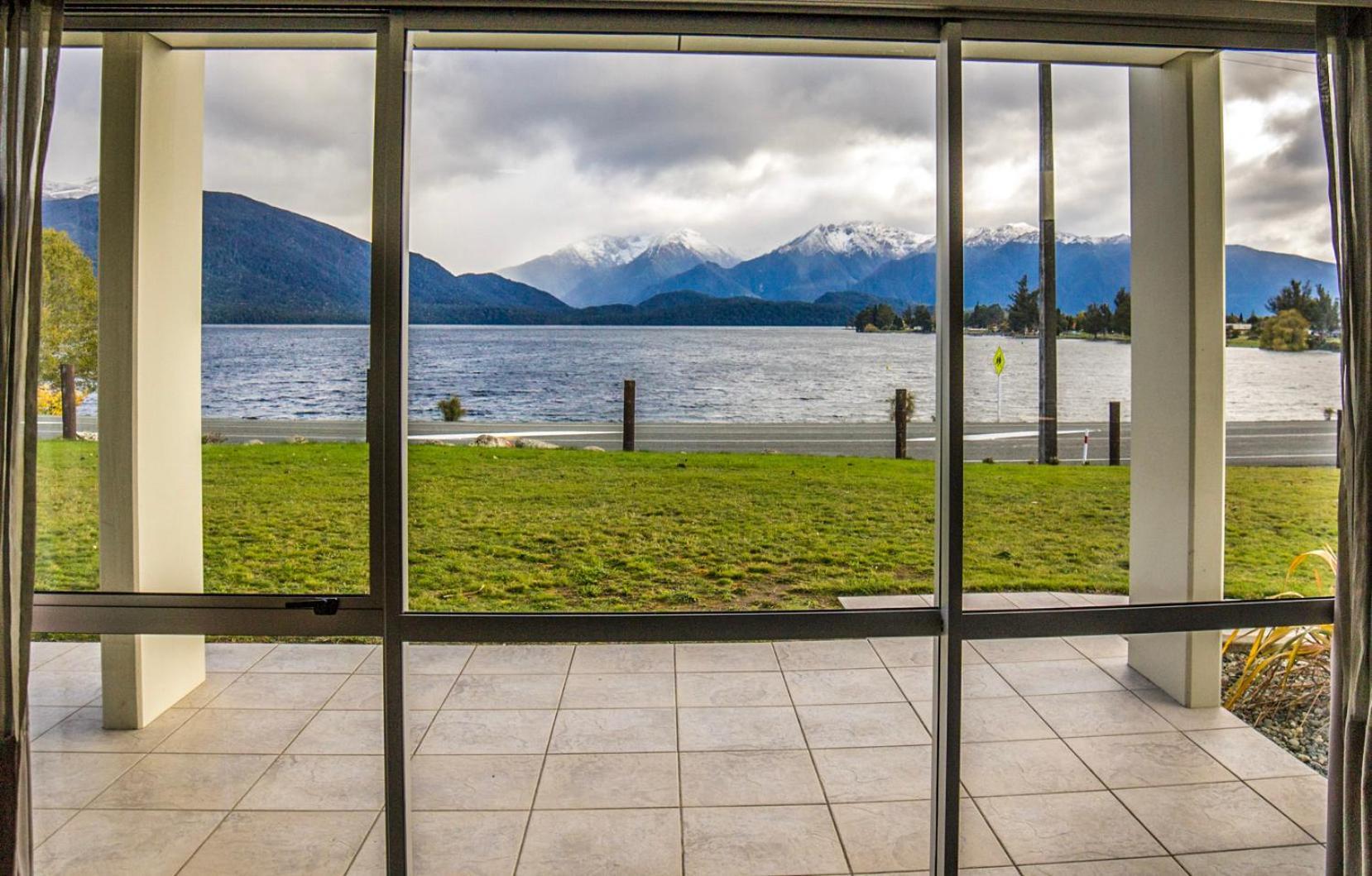 Marakura Deluxe Motel Te Anau Exterior foto