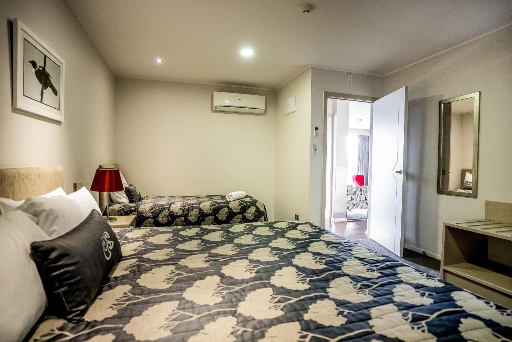 Marakura Deluxe Motel Te Anau Exterior foto