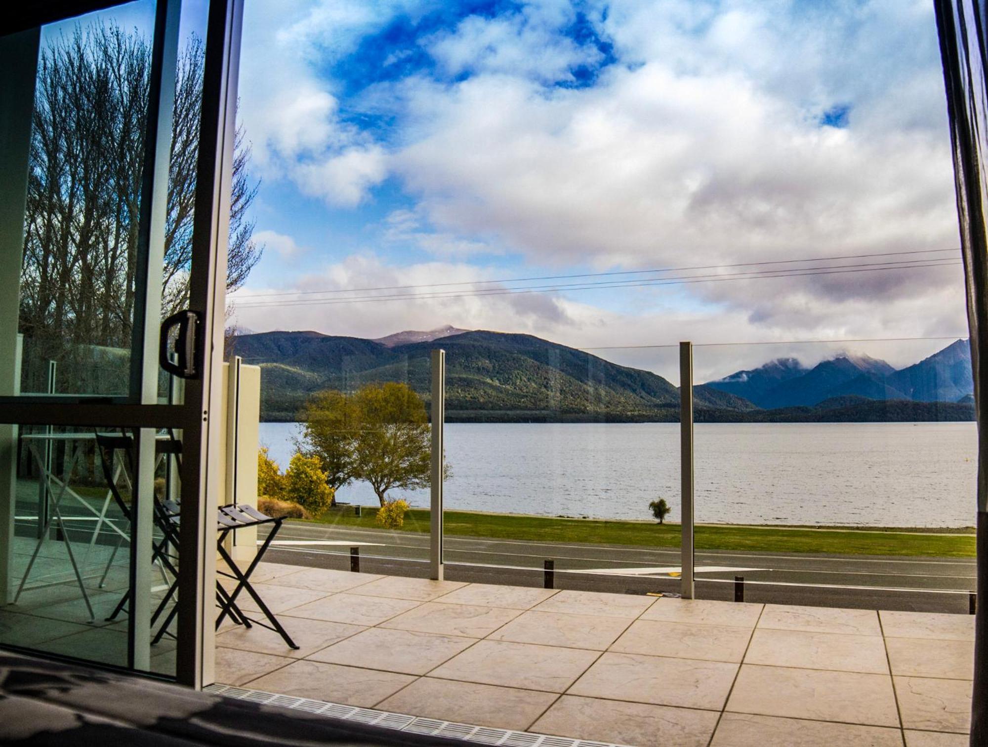 Marakura Deluxe Motel Te Anau Exterior foto